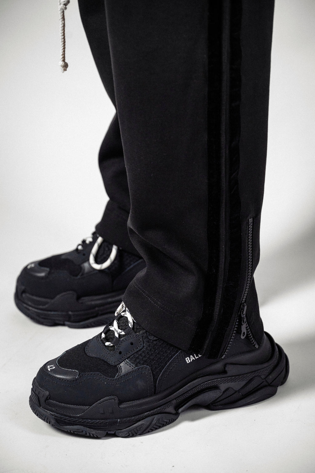 Pantaloni negri „Noir Velvet”