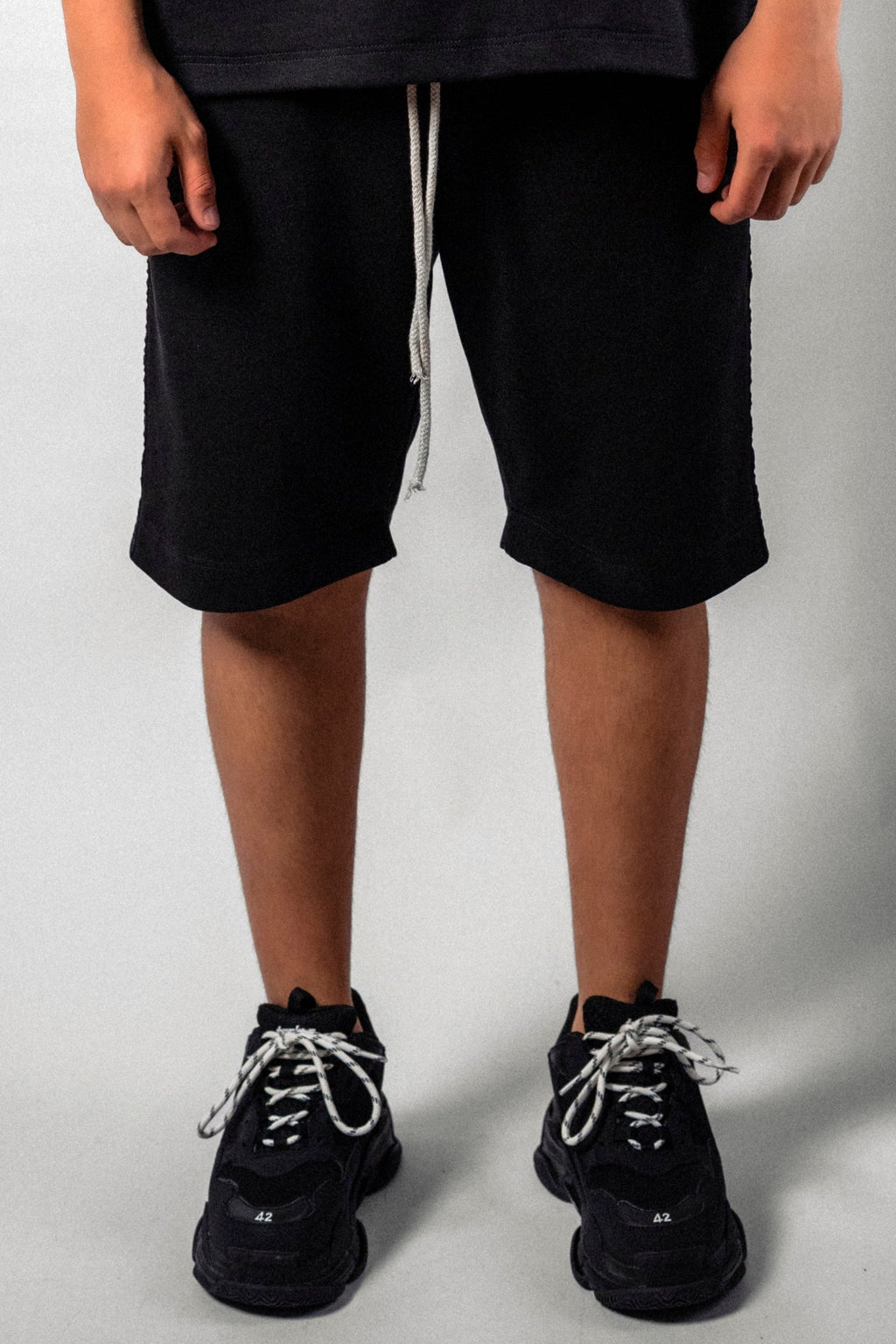 Pantaloni scurti negri „Noir Velvet”