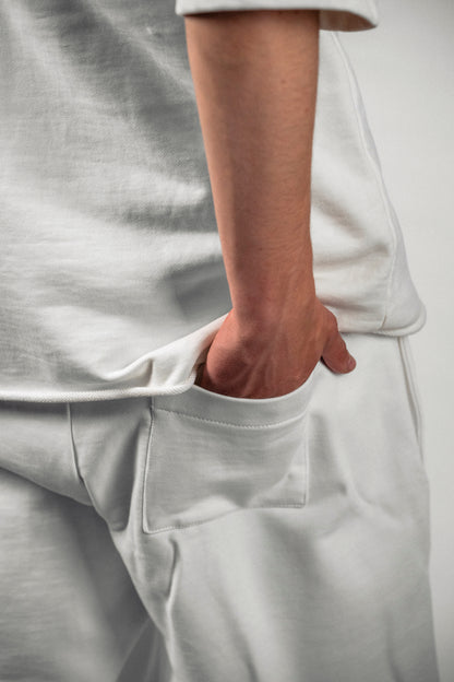 Pantaloni scurți albi „Rolled”